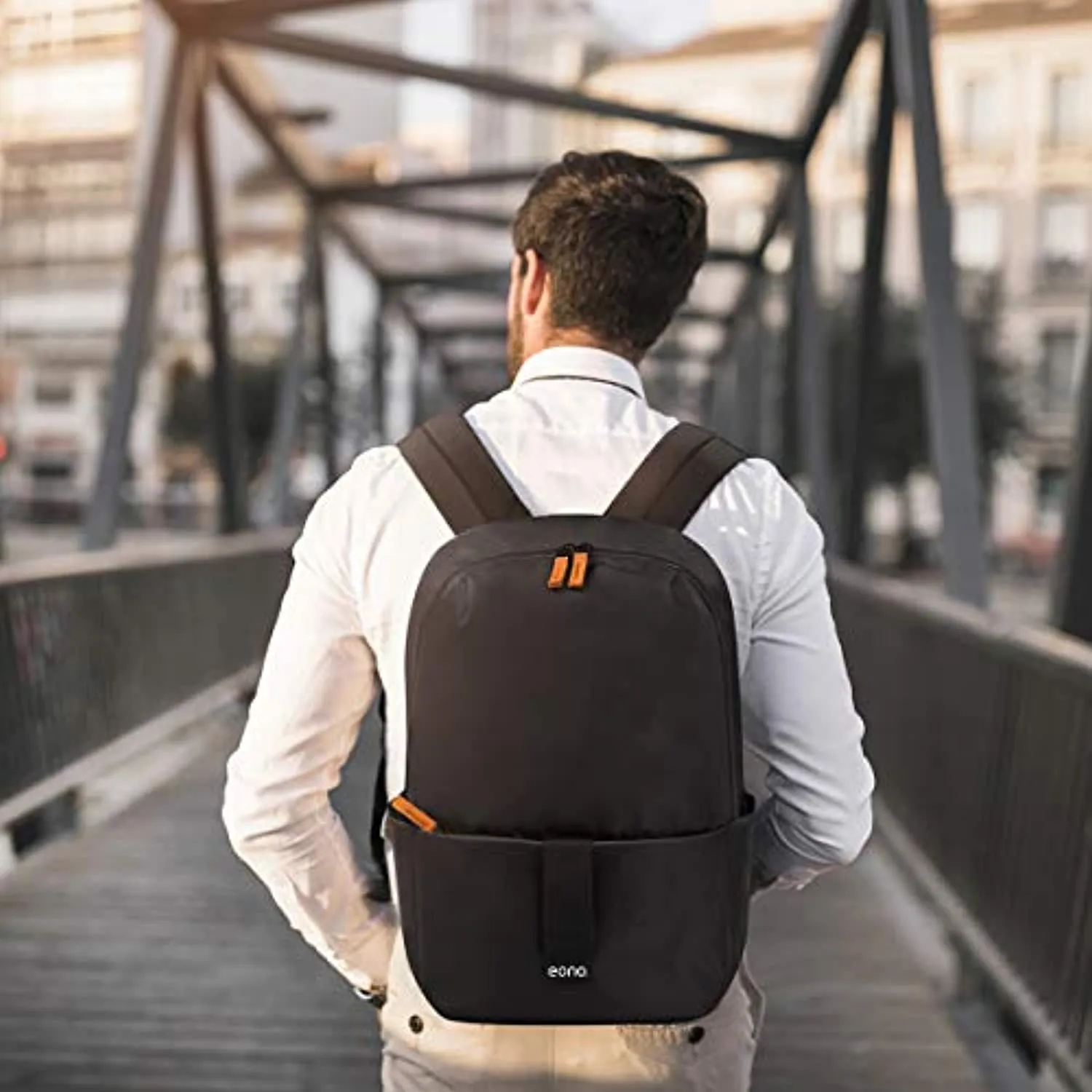 Amazon Brand - Eono Zaino Ultraleggero per Donna Uomo, Capacità 20 L, Zaino Classico Multiuso per Scuola, Escursioni, Campeggio,