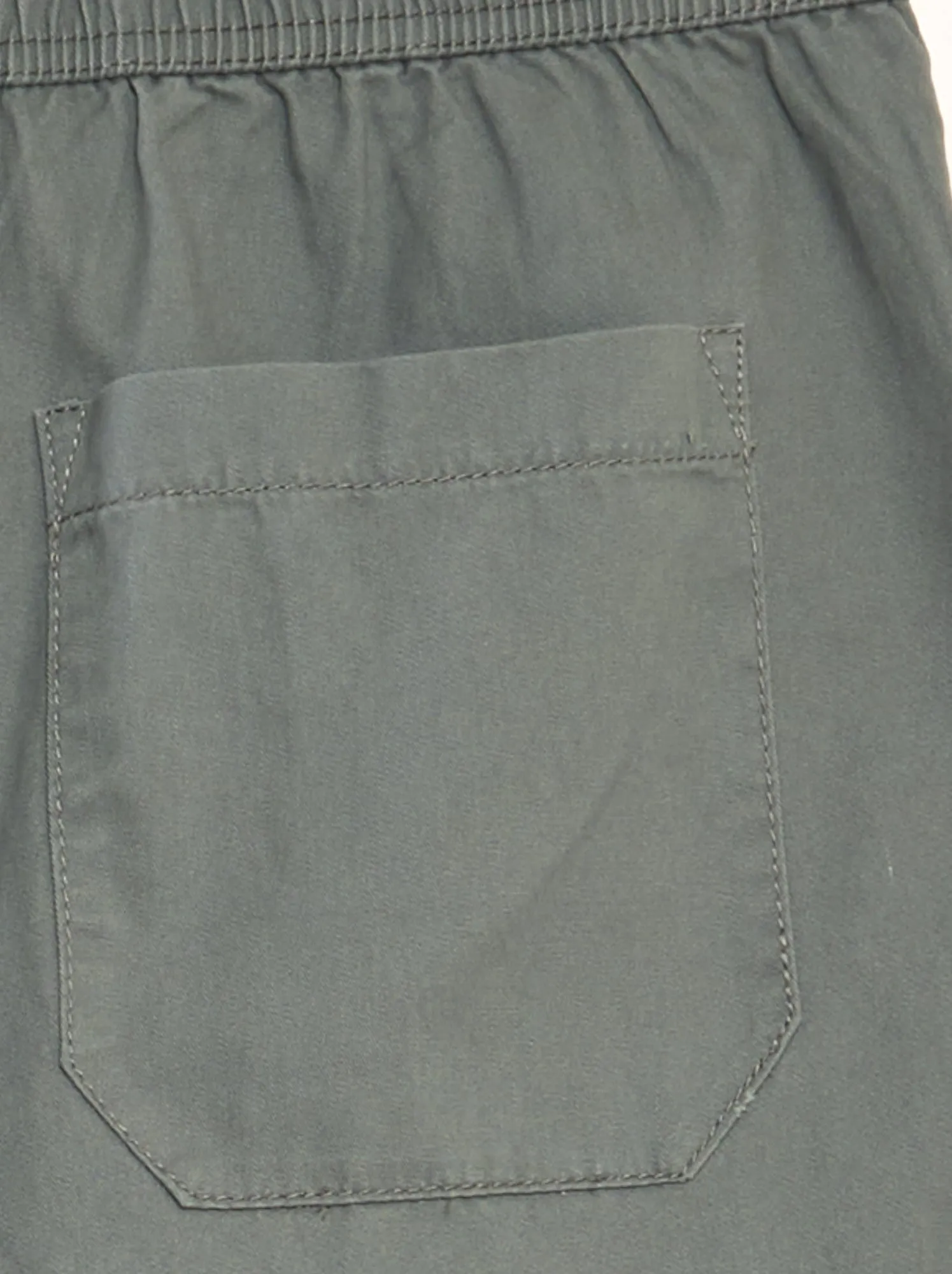 Bermuda chino con vita elasticizzata - VERDE