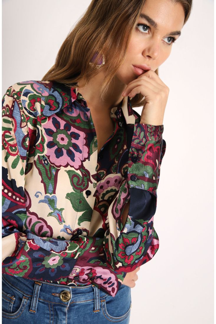 Camicia fantasia floreale con colletto classico