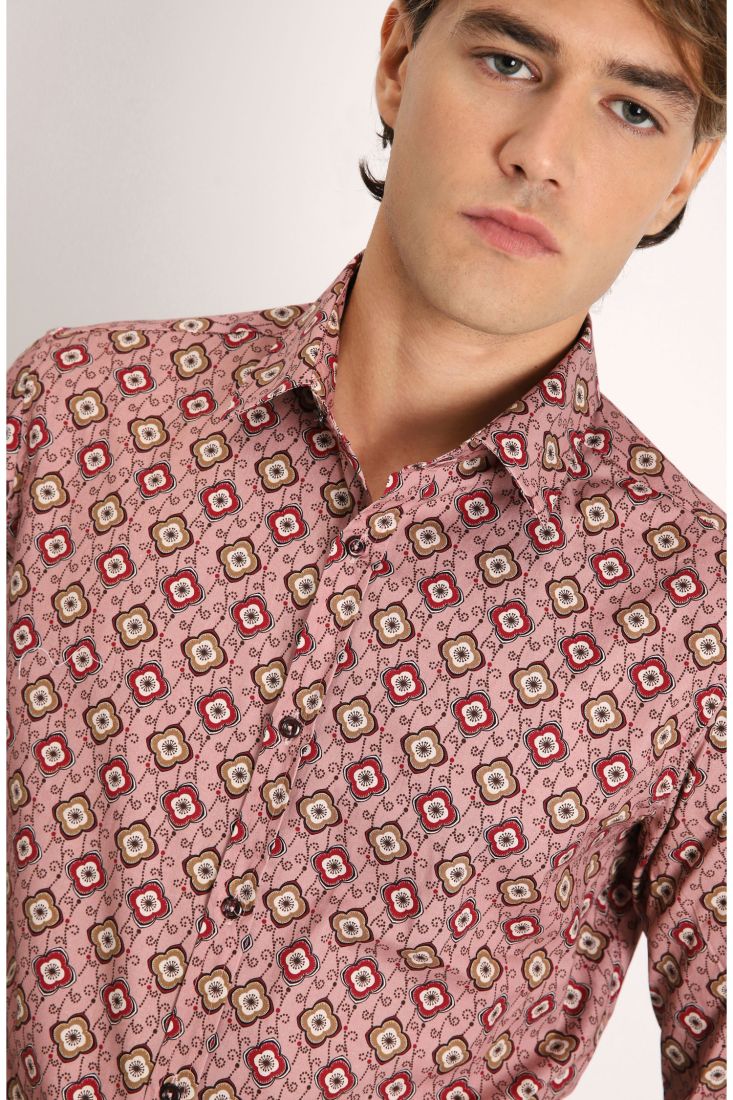 Camicia fantasia geometrica con colletto classico