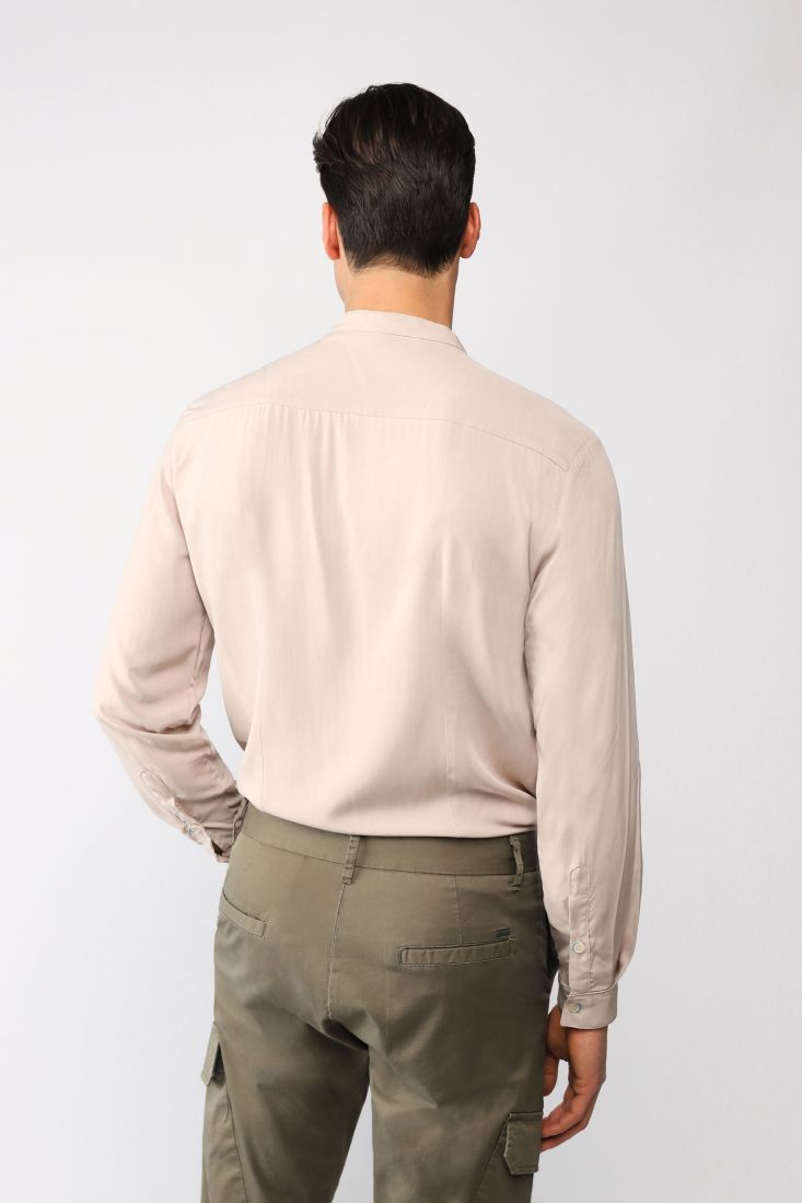 Camicia monocolour con collo alla coreana
