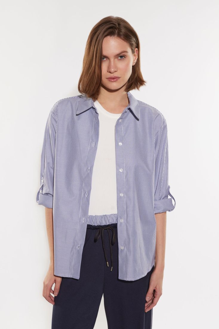 Camicia rigata con colletto classico