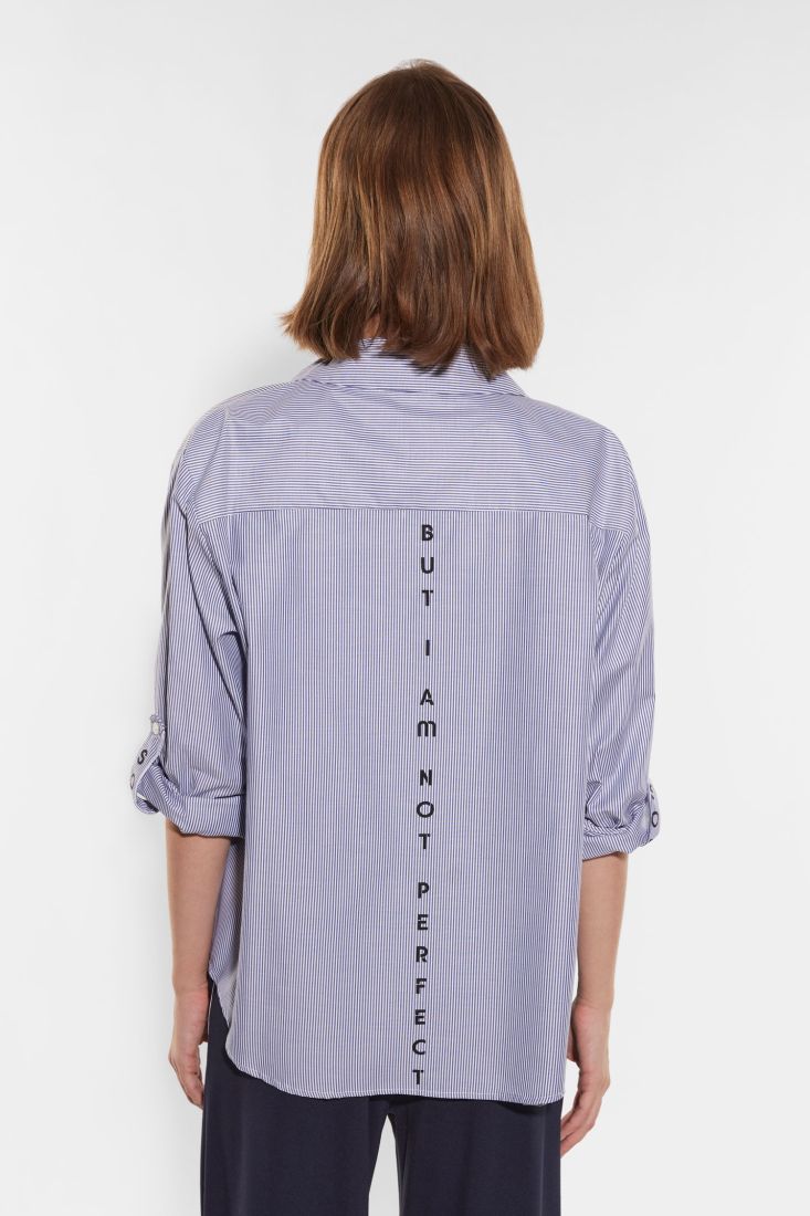 Camicia rigata con colletto classico