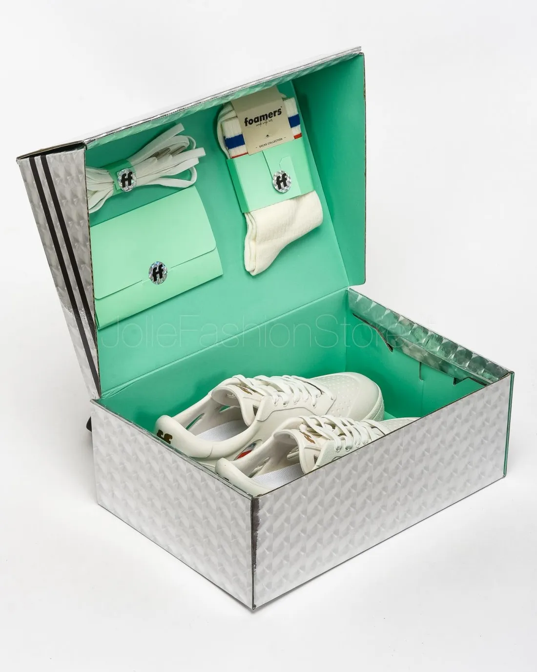 ---------------  ---------------  ---------------  ---------------  --------------Foamers Sneakers White------