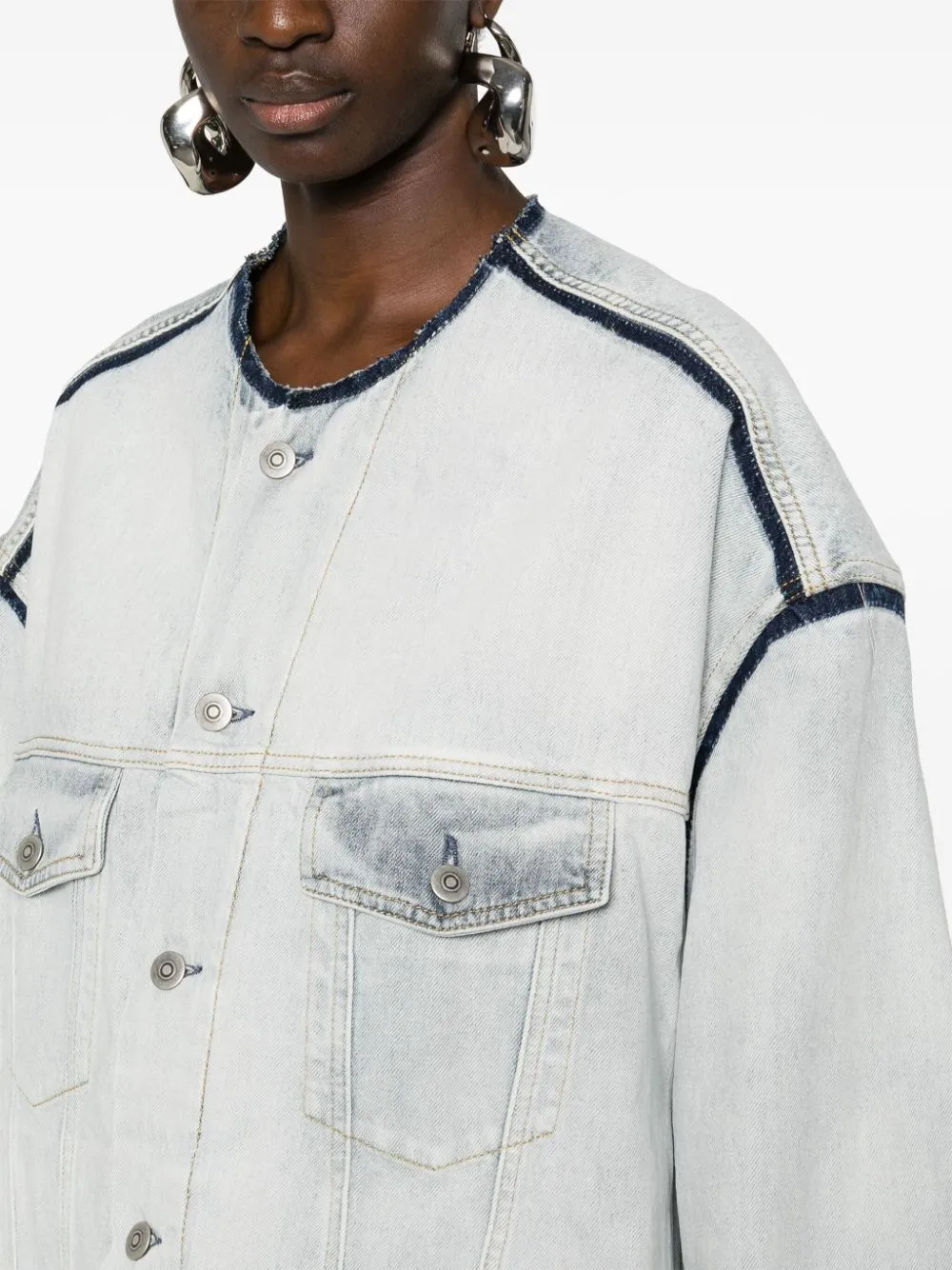 Giacca denim con dettagli a contrasto