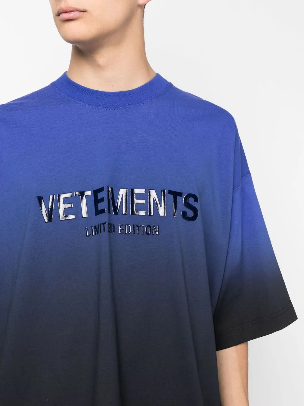 Gradient logo limited edition t-shirt