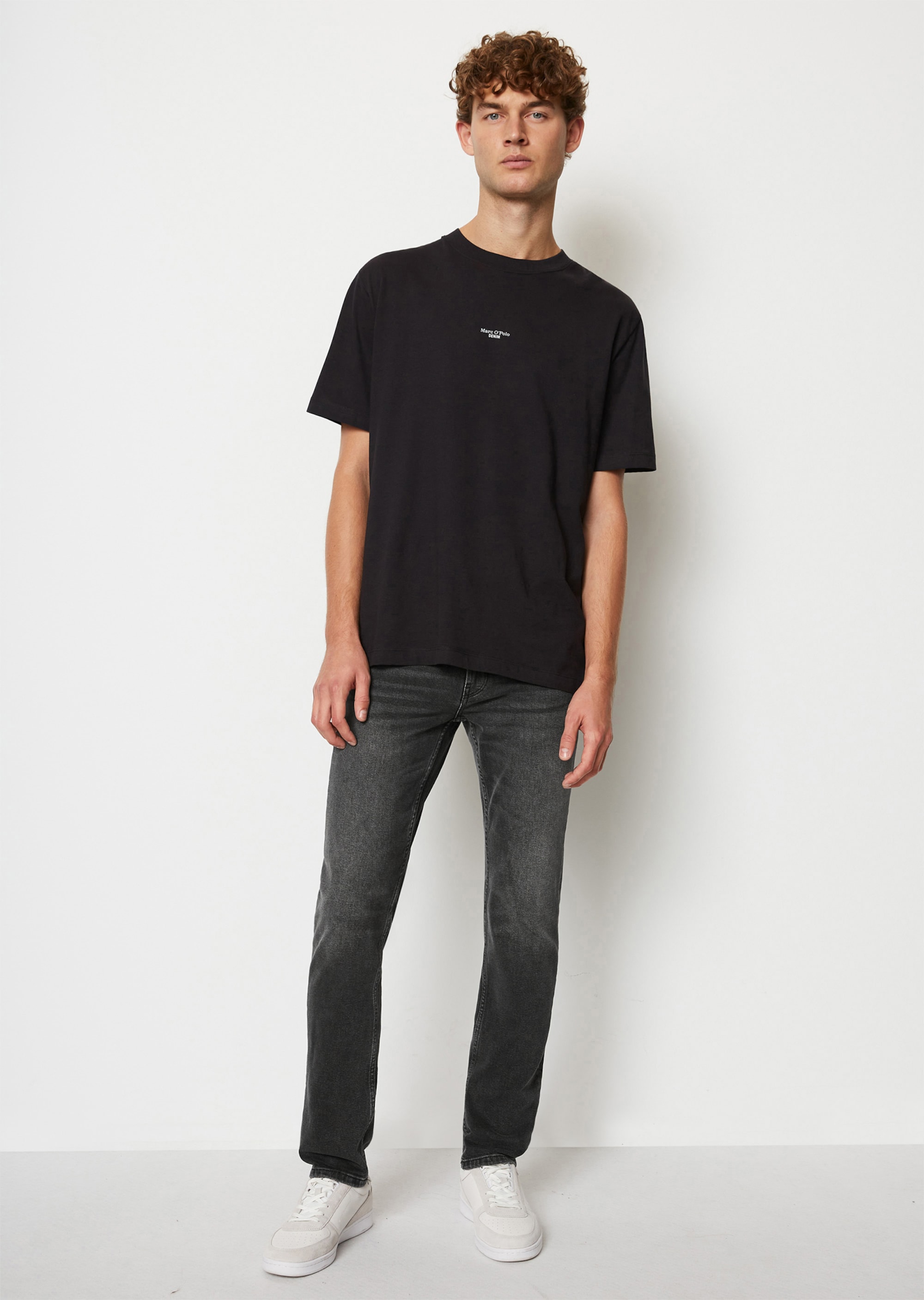 Jeans modello VIDAR slim in misto cotone organico elastico