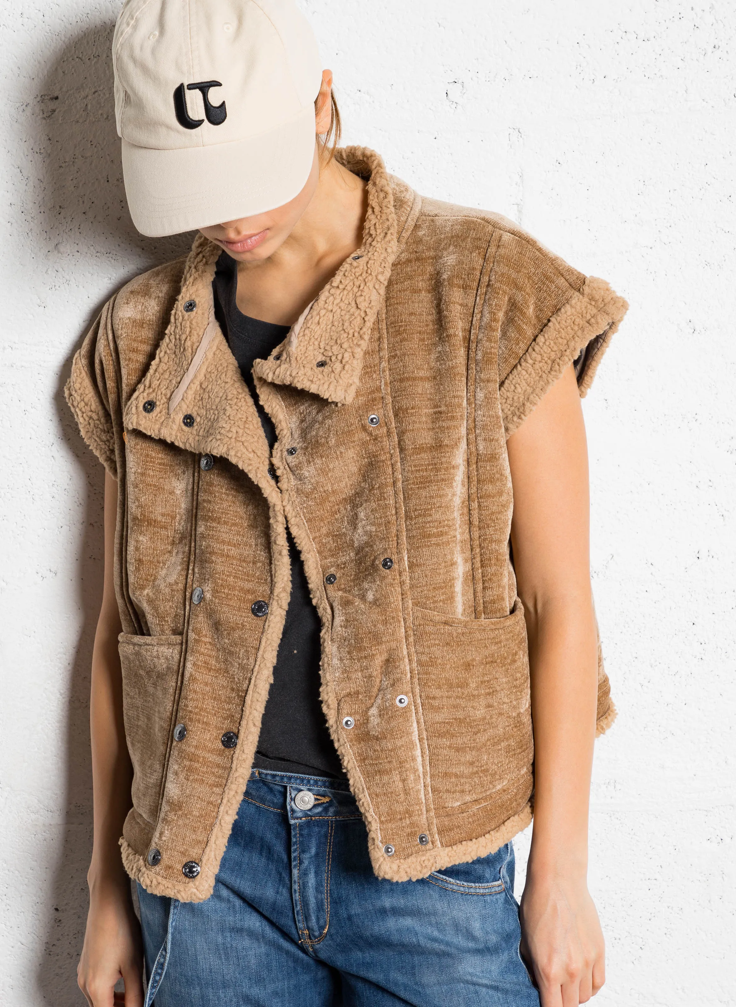 LE TEMPS DES CERISES   FUJI - Giacca smanicata effetto shearling | Marrone