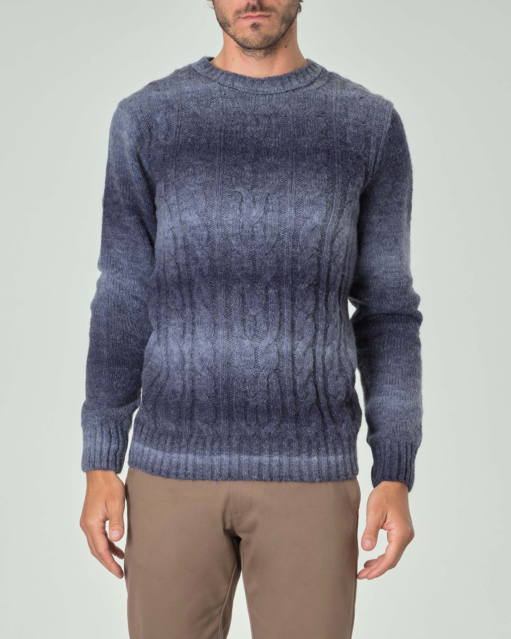 Maglione blu e celeste sfumato in misto lana con lavorazione a trecce