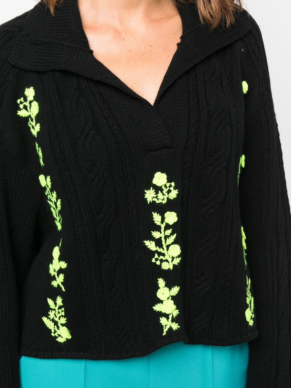maglione con ricamo floreale