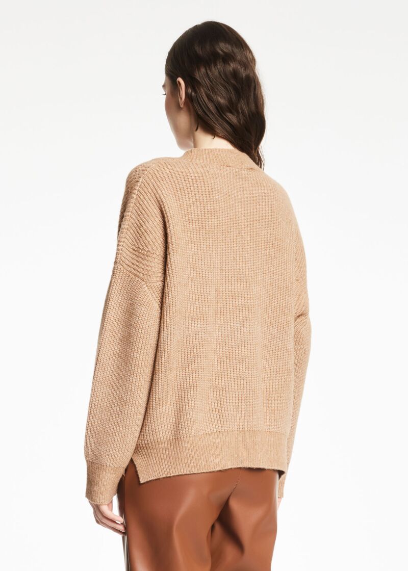 Maglione con scollo a V