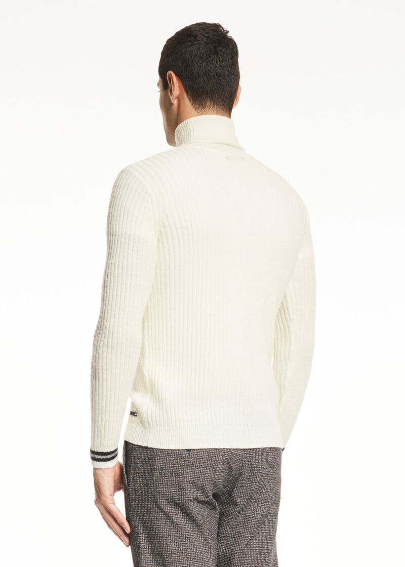 Maglione dolcevita in misto lana