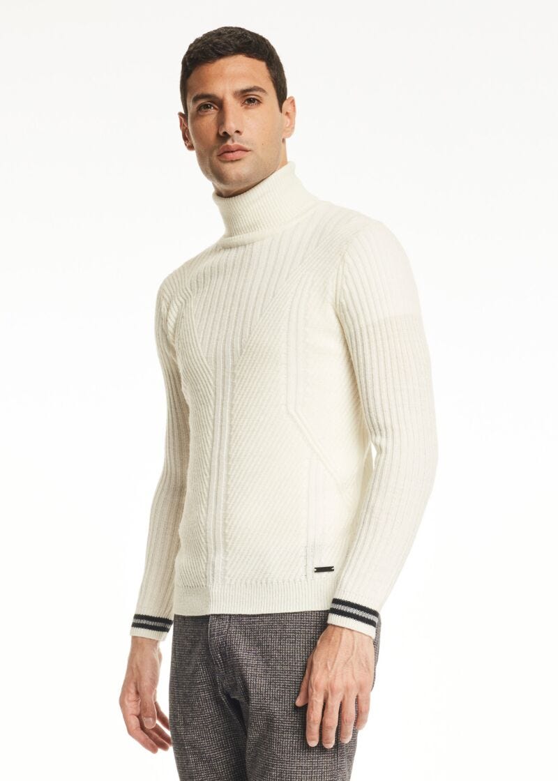 Maglione dolcevita in misto lana
