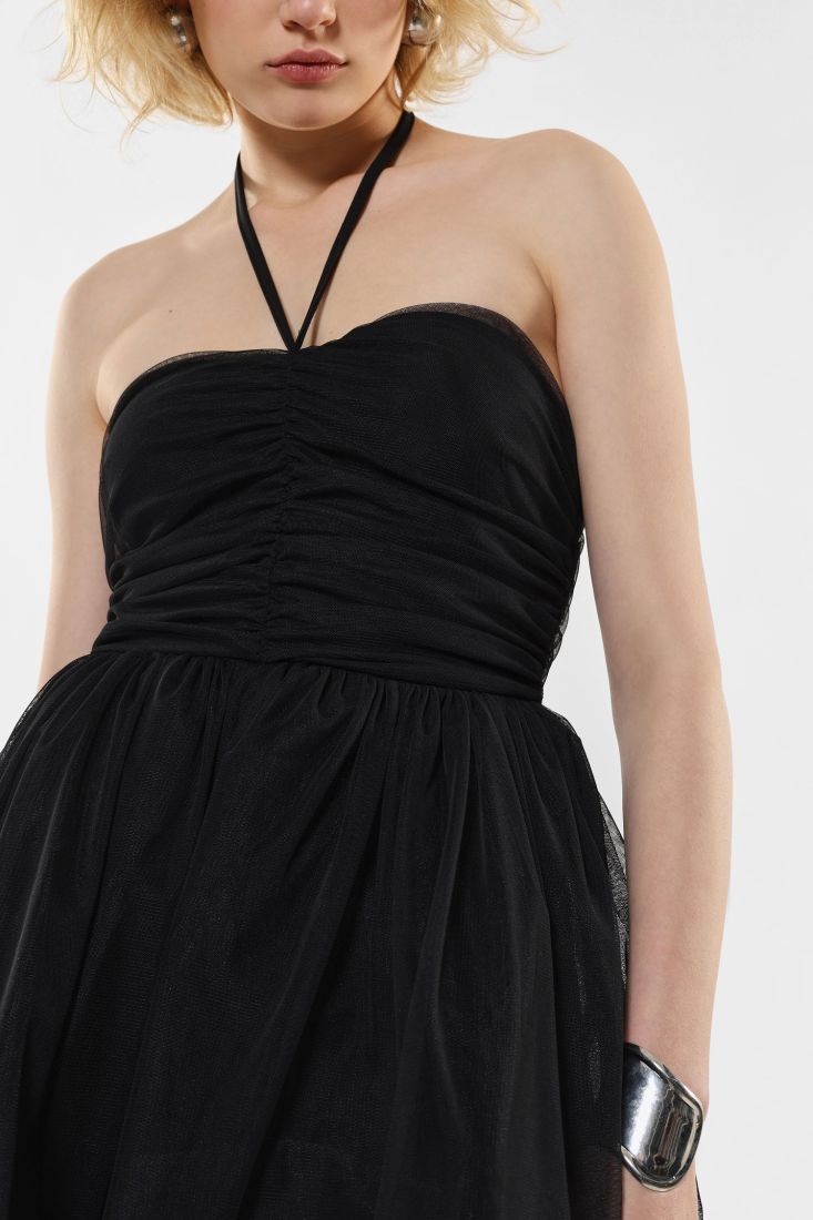 Mini abito in tulle con allacciatura al collo