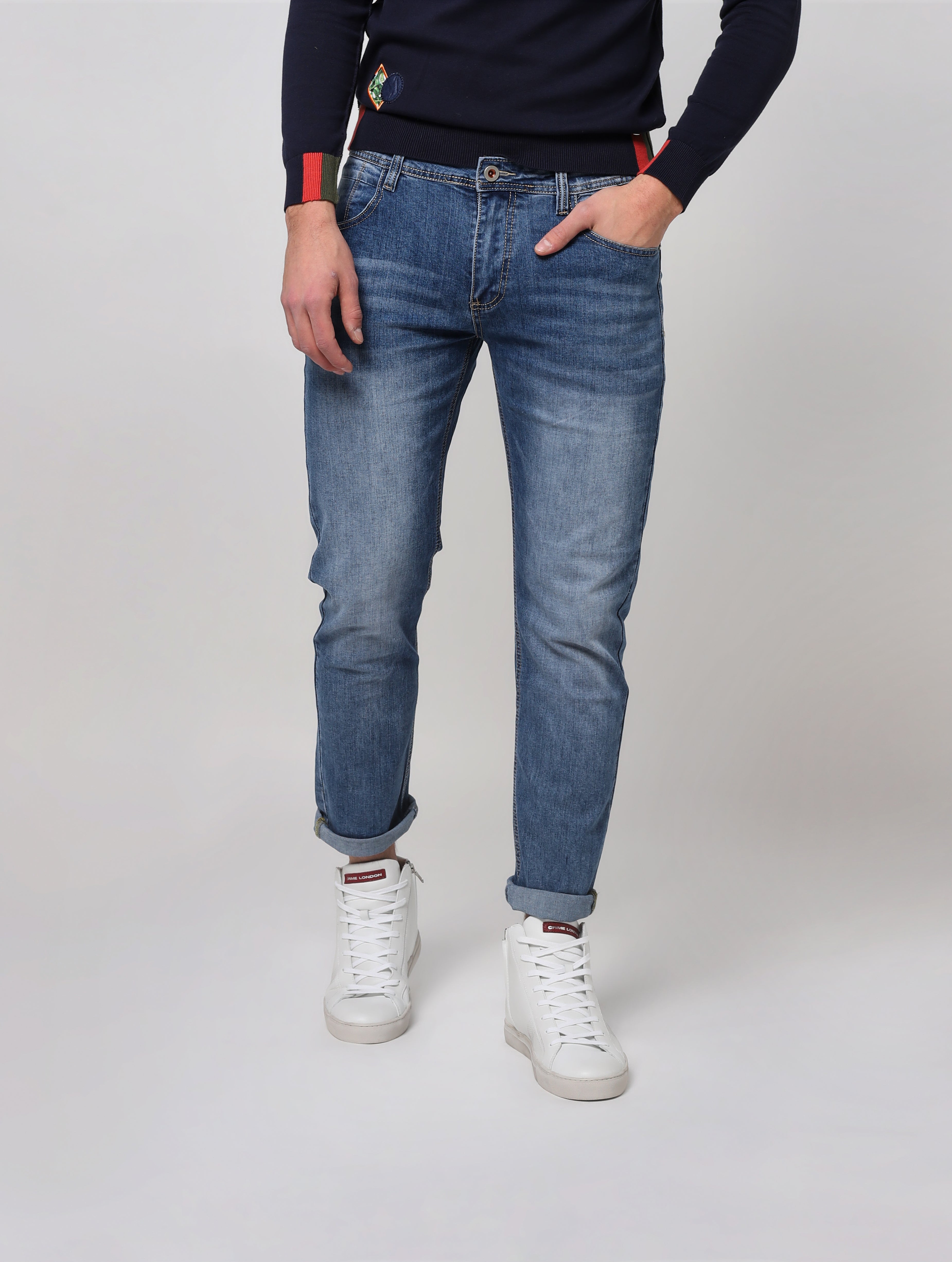 Pantaloni in denim con 5 tasche, basico, slavato sul ginocchio senza abrasioni, tinta unita - SA2307DENIM