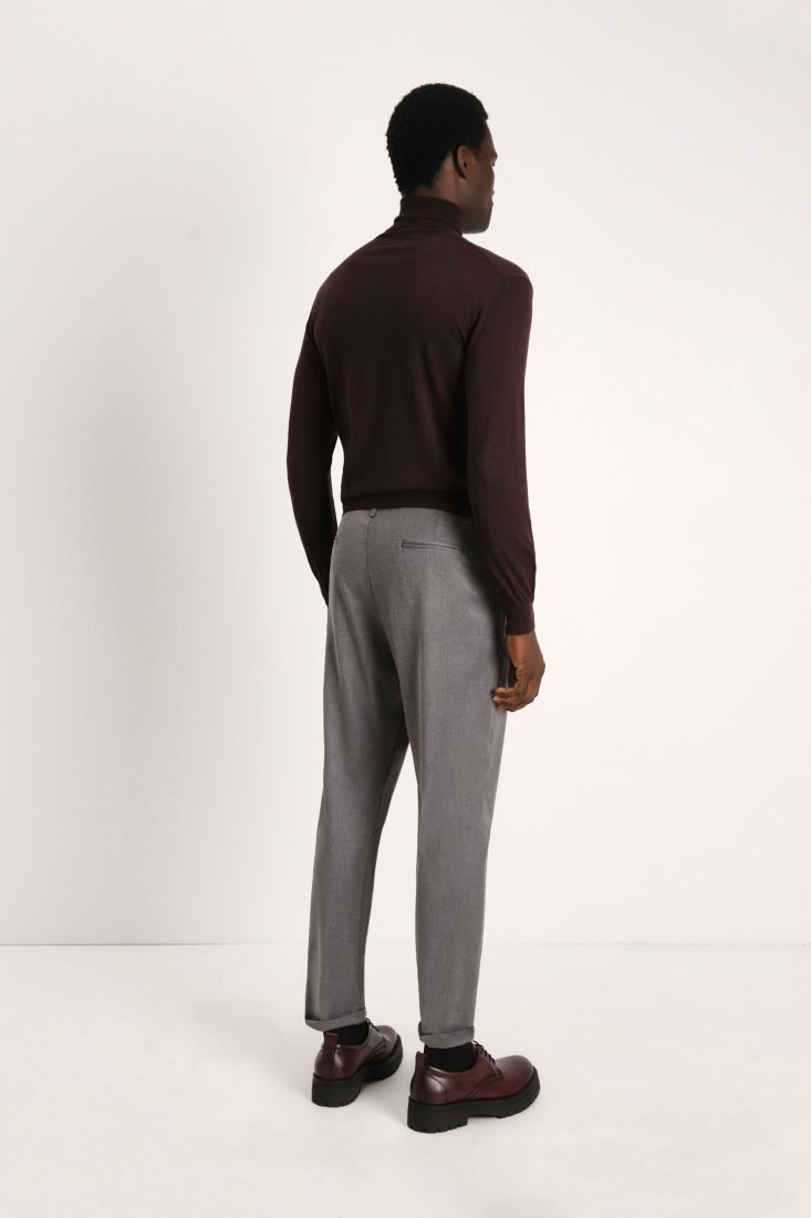 Pantaloni slim-fit con pinces
