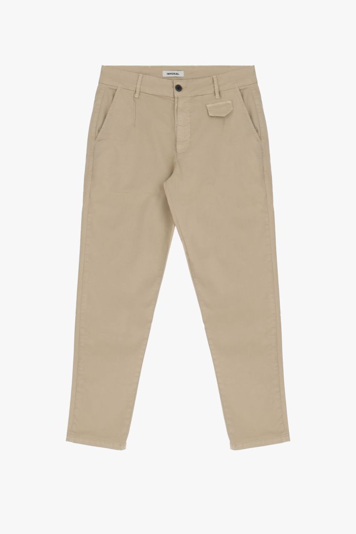 Pantaloni slim-fit con tasche verticali e pattina applicata
