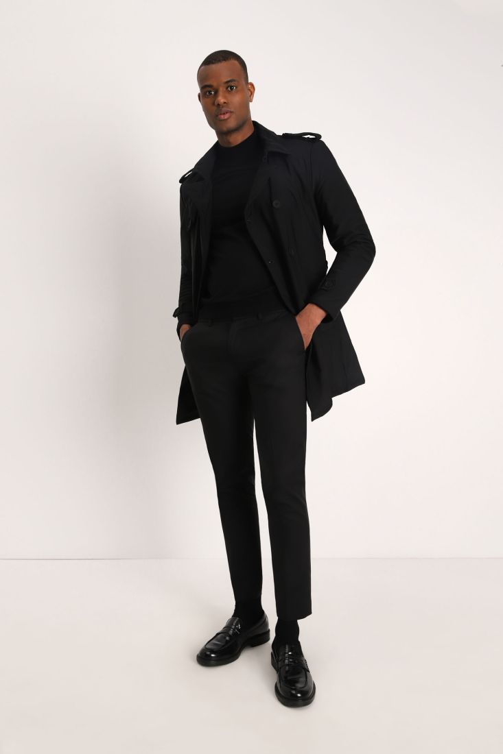 Pantaloni slim-fit monocolour con piega stirata