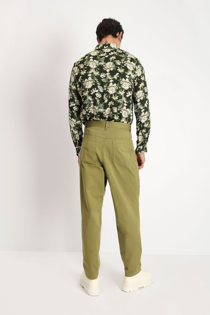 Pantaloni slim-fit monocolour con tasche applicate