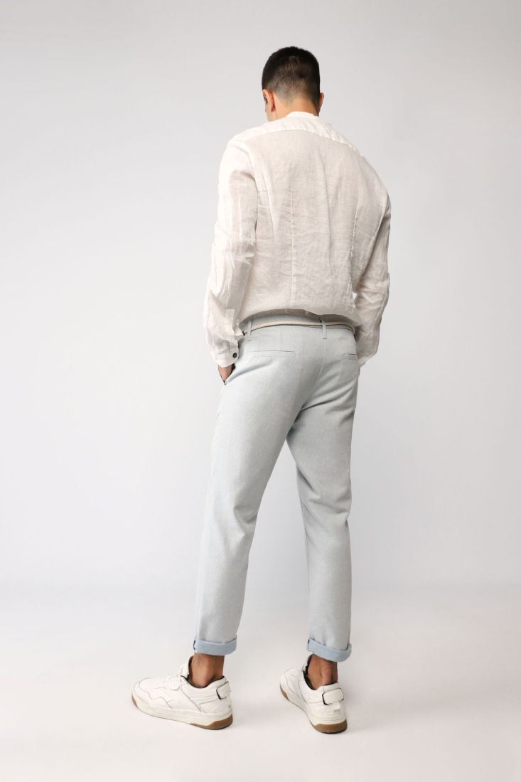 Pantaloni straight con cintura in corda e orli risvoltati
