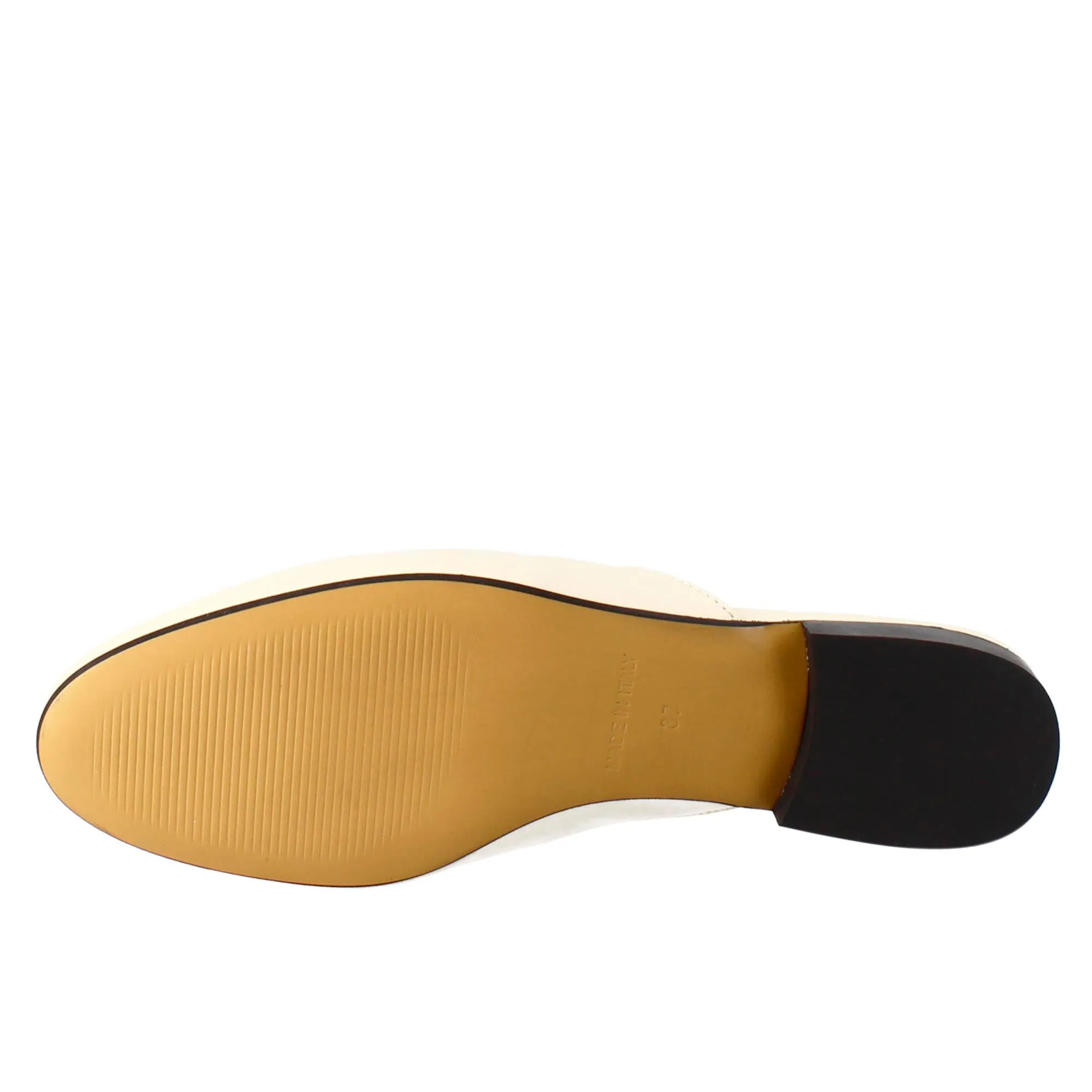 Sabot bianca con fibbia dorata e fondo in vero cuoio