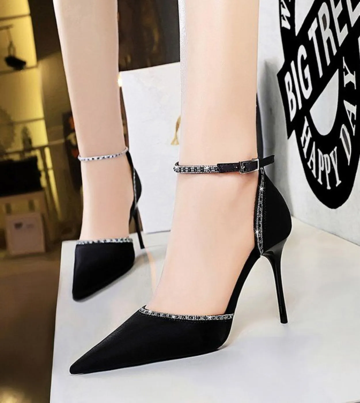 Scarpe Bigtree Scarpe da donna in seta Décolleté in cristallo cavo Sottili con tacchi alti Scarpe da sposa estive Scarpe da spos