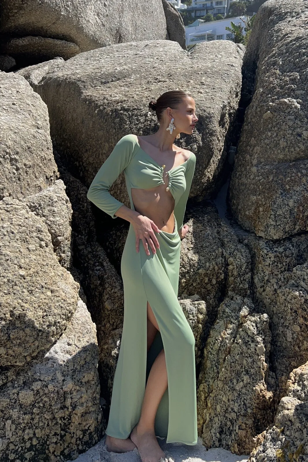 VESTITO LUNGO IN MAGLIA VERDE CON APPLICAZIONI