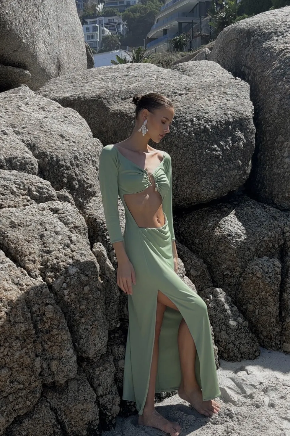 VESTITO LUNGO IN MAGLIA VERDE CON APPLICAZIONI