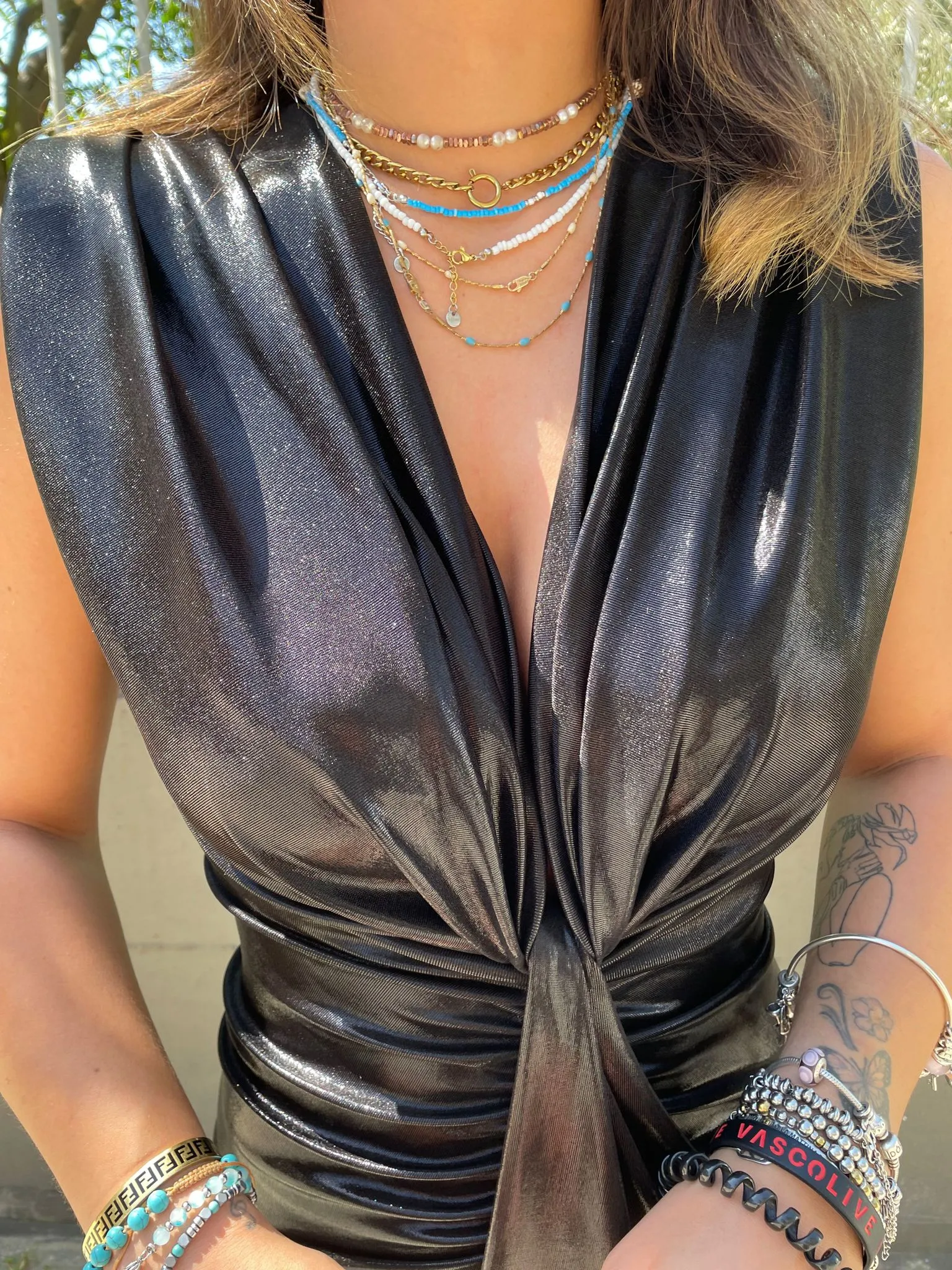 Vestito lurex tinta unita con scollo profondo