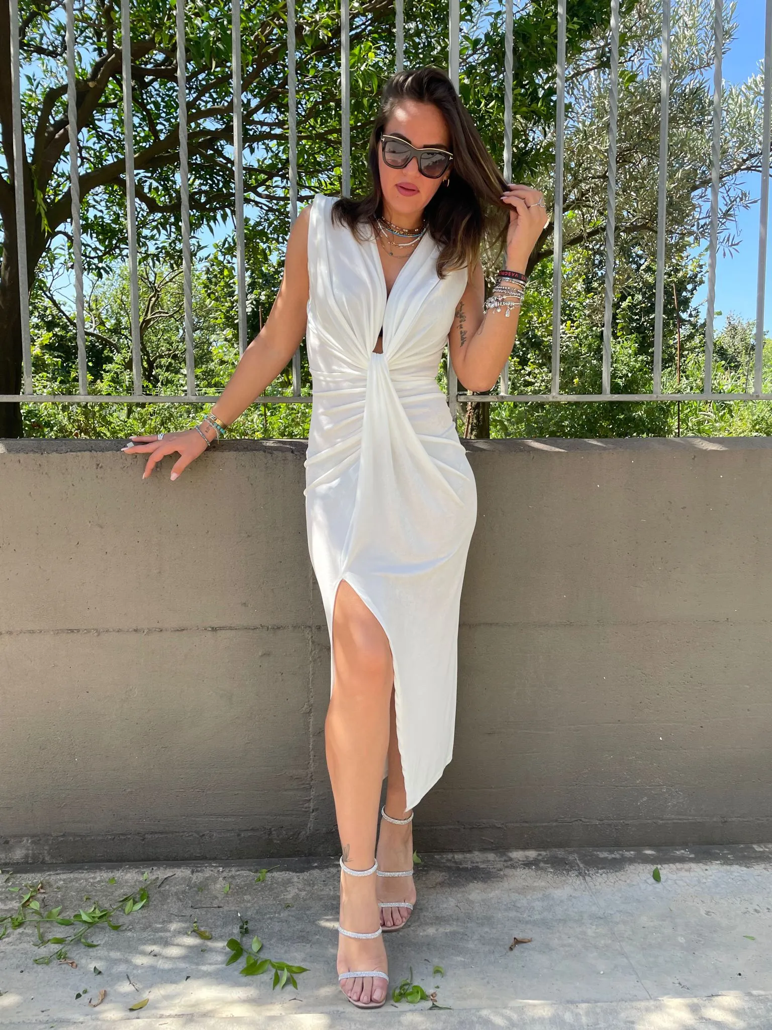 Vestito lurex tinta unita con scollo profondo
