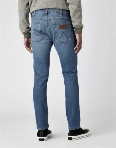 Wrangler Bryson 813 W14X-CS-30M Mid Indigo